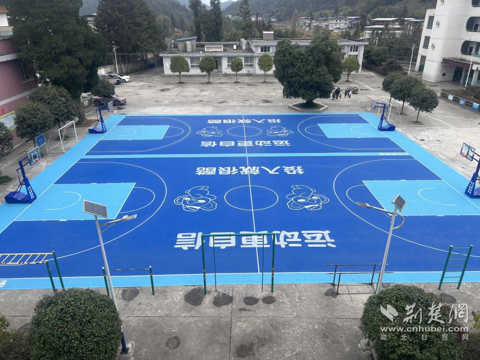 利川市团堡镇永兴小学“护舒宝篮球场”.png.png