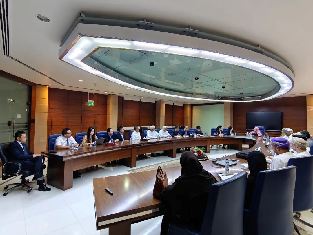 阿曼高等教育、科研和创新部长强调加强阿曼与