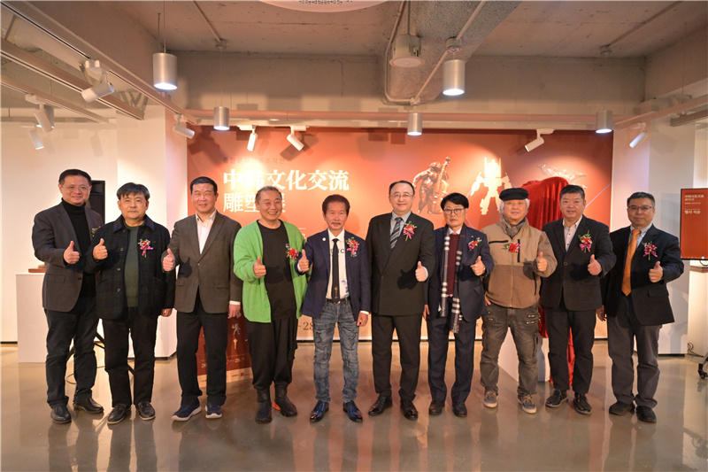 “中韩文化交流雕塑展”在韩国开幕