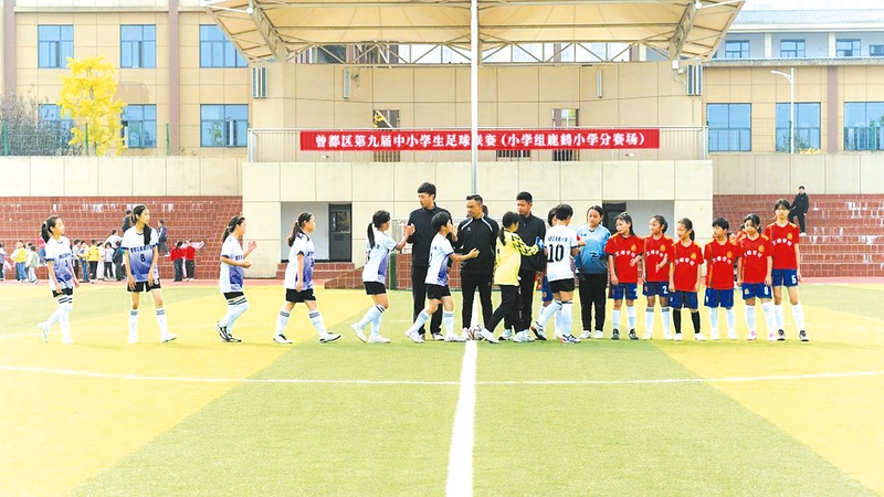 第九届索多区足球联赛小组赛在热烈的气氛中进