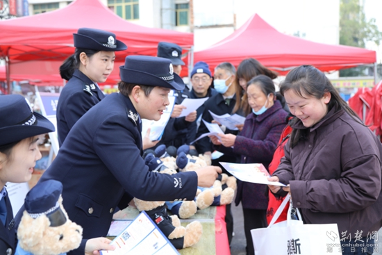 崇阳公安 反恐.jpg