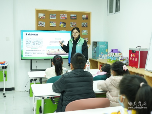 艺术赋能科学普及。西场口社区开展青少年管道