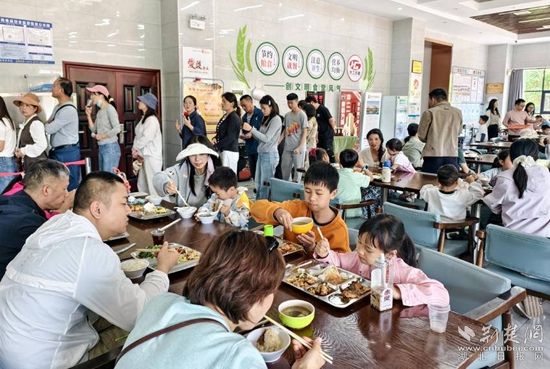 赤壁政府 食堂.jpg.jpg
