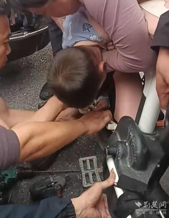 小孩卡脚1.jpg.jpg