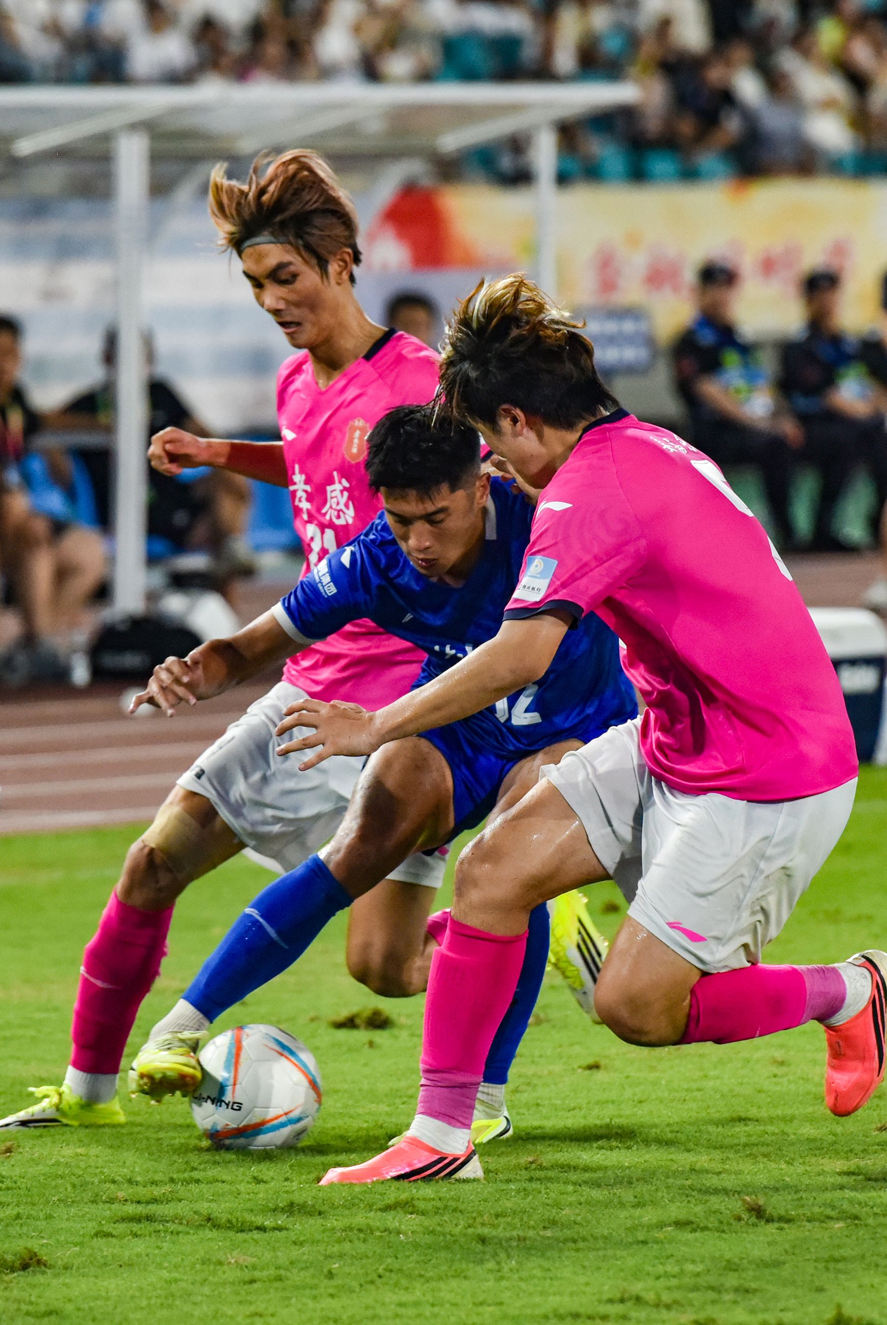 08- 62号江尔晗前场带球突破。DSC_9780.JPG.JPG