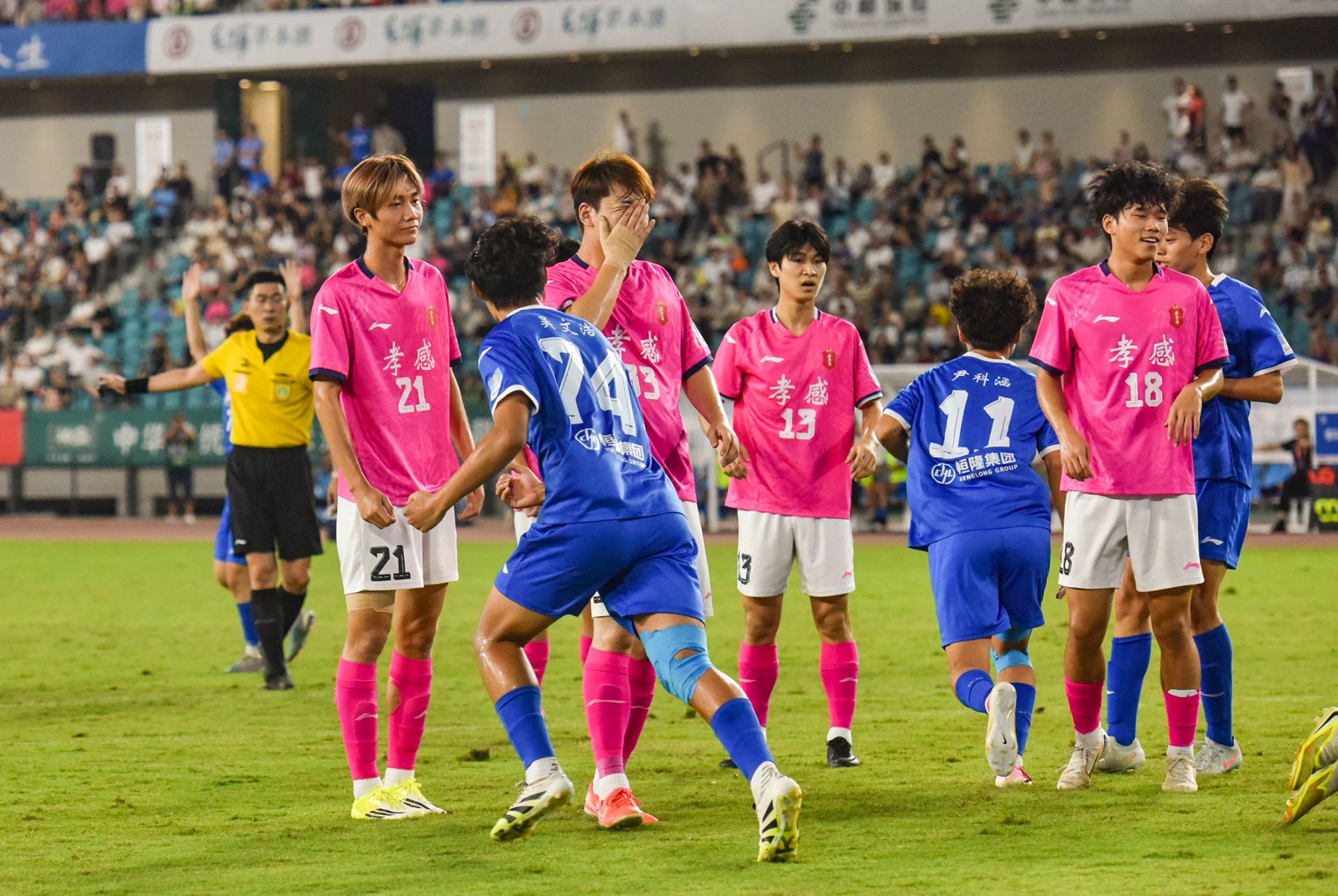 03-  11号尹科涵接球抽射，对方球员目送破门。DSC_9523.JPG.JPG
