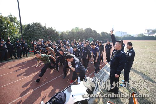 巡特警环院趣味跑1.JPG