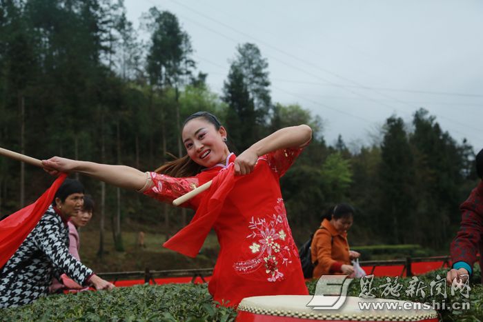 万绿丛中一点红。