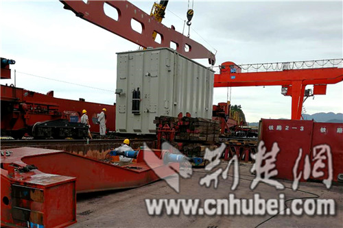 2－图二：准备起吊.jpg