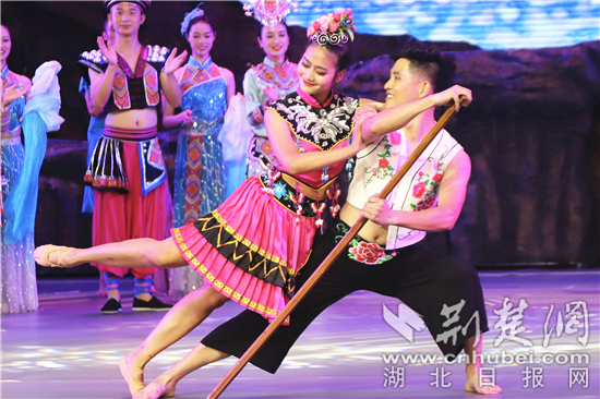 国家级非物质文化遗产保护项目《龙船调》演员。实习生章巧慧 摄.jpg