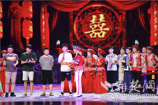 国家级非物质文化遗产保护项目《哭嫁》现场互动。实习生章巧慧 摄.jpg