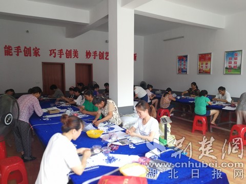 擂鼓扶贫车间2.jpg