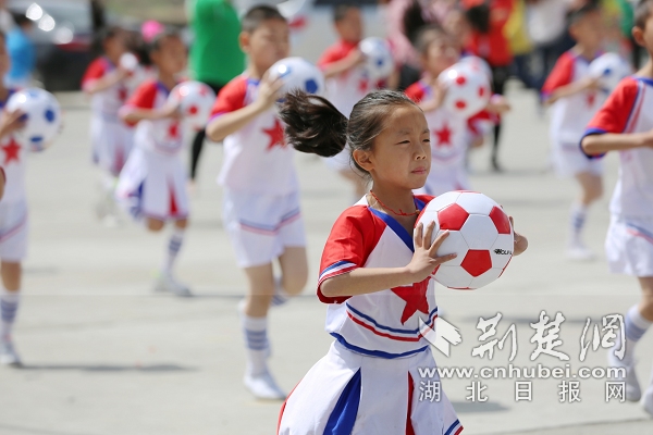 图七：雅之乐（足球韵律操）。.JPG