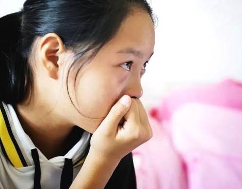 6分半钟，央视报道松滋孝心女儿，乖到让人心疼！