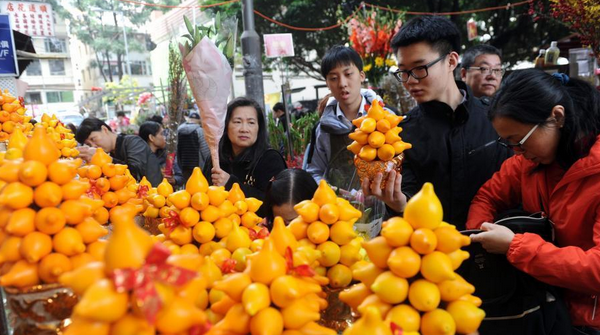 香港2016年年中人口增长0.6%至734.67万_荆
