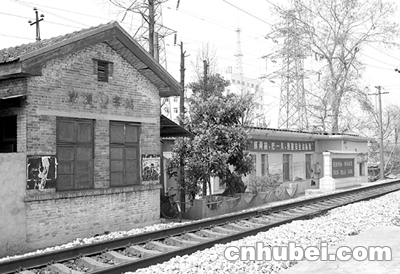 沙湖畔的小火车站(组图)