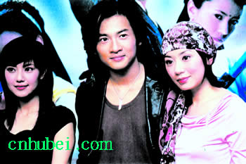 苏有朋、贾静雯、高圆圆三人江城行(图)