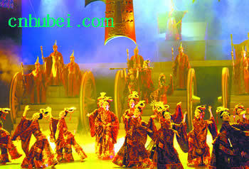 《钟鸣楚天》在湖北剧院完成了首次着装彩排(