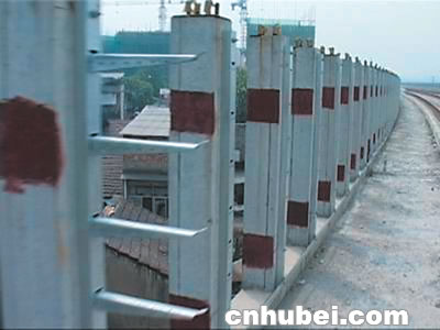 1400余根拖臂不翼而飞 武汉轻轨轻轨大盗凌