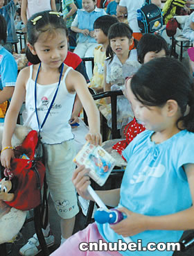 ct-2003-071824-2.jpg