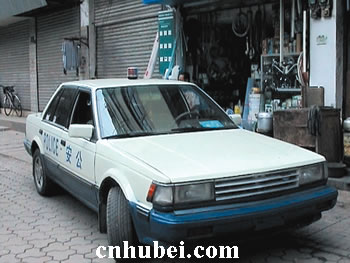 警务督察查警车省厅警察弃车逃布控捉了个假