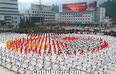 湖北各市人口_湖北各地级市人口密度(2)