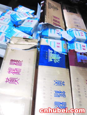 游泳骗走黄鹤楼 露馅检查站(图)