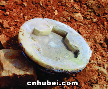 拾荒汉错开魔桶 毒雾夜袭小山村(图)