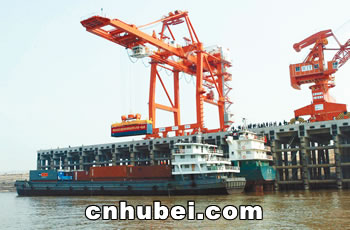 武汉阳逻国际集装箱转运中心开港(图)