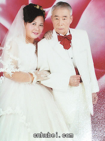 安宁的婚纱照_多喜乐长安宁图片(2)