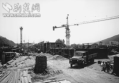 强行毁地拆房十堰高新区支持房产商违规占地(