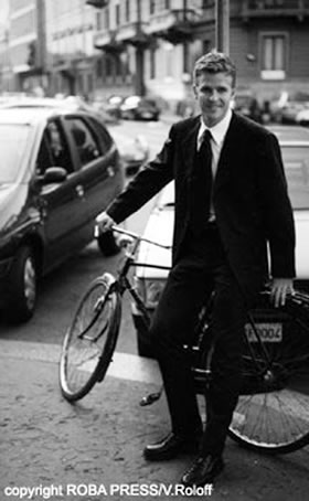 德国队教练三人组带着质疑上路 (图)