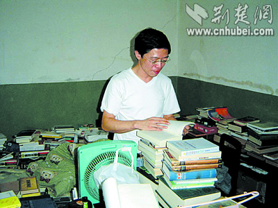 七年自学练就过硬功夫 一初中学历老师执教武