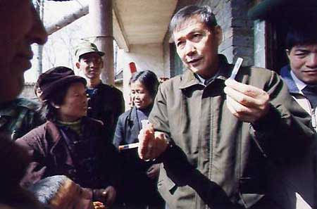 桂希恩:中国艾滋病高发区的最早发现者