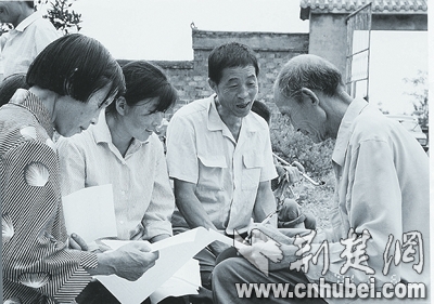 竹山县推动农村信用户与文明户创建工作开展(