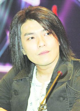 记者会上蔡依林避谈周杰伦 潘玮柏唱阿杜的歌