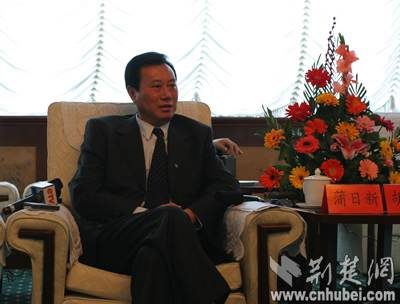 采访团今天上午采访江西省发改委和省交通厅(