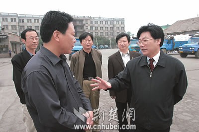 让群众在发展中受益—访随州市委书记吴超(图)