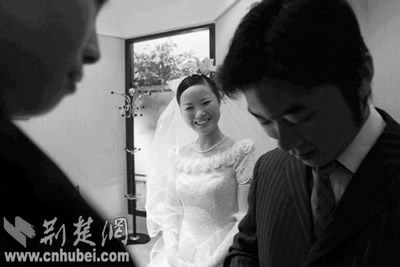 襄樊总经理热心当红娘 三年嫁出三个女儿(图