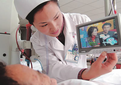 襄樊第一人民医院液晶电视安床头 人文关怀进