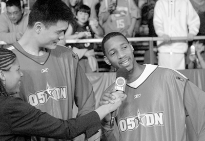 NBA全明星2005 轮到MM组合表演了(组图)