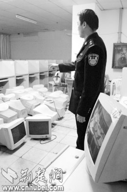 襄樊打掉罕见的超级金三色电脑赌博窝点(图