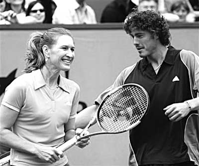 格拉芙重现法网赛场(图)