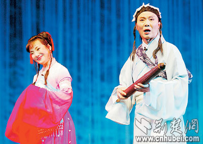 湖北大鼓配黄梅戏新调 张明智戏说《天仙配》