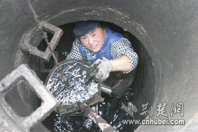 城市地下美容师 娘子军的30万里地道战(图)