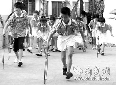 文清路小学生多彩的暑期生活(图)