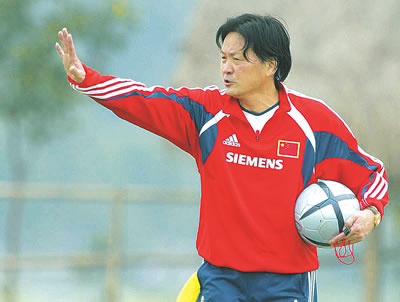 阵型541 目标不输球(图)