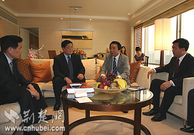 副省长韩忠学会见香港金怡假期董事长叶庆宁(