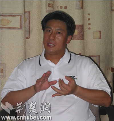 直爽陈方平有问必答,为球迷排疑解惑(图)