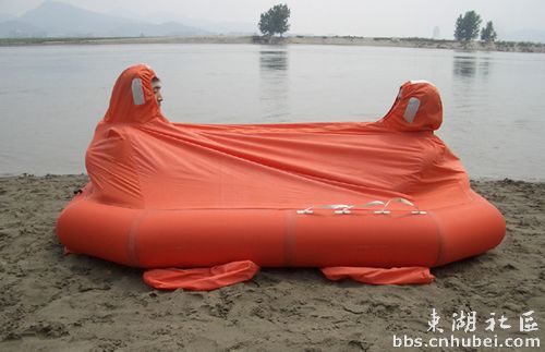 揭秘神六宇航员救生装备(图)